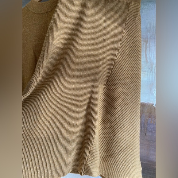 Set - Picture 2 of 6